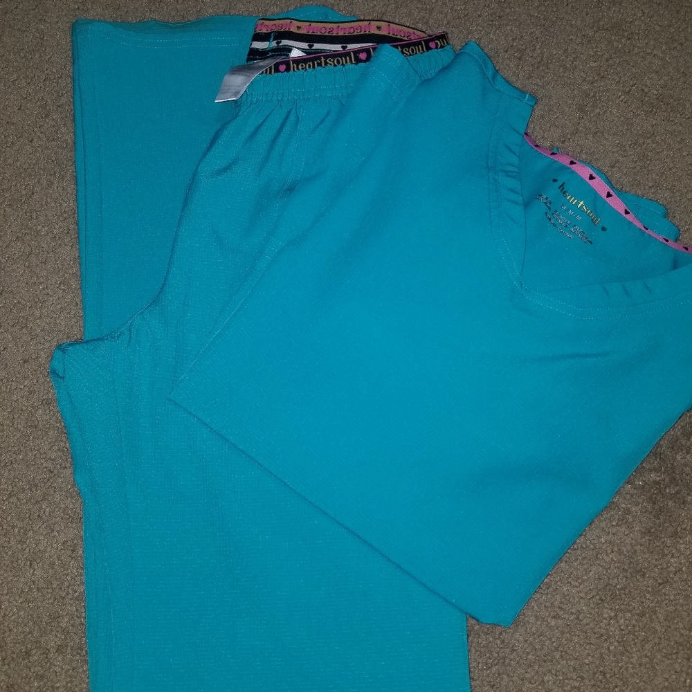 Scrub set